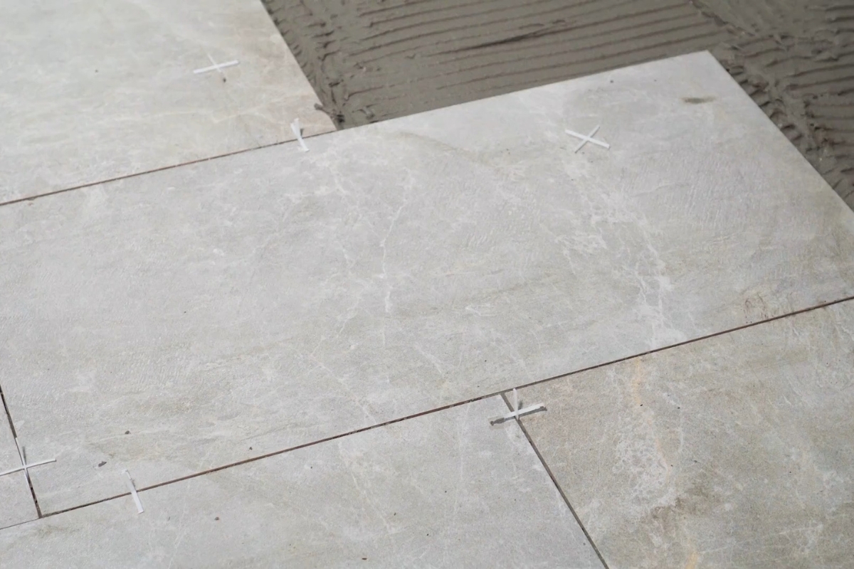 prikaz lepljenih  keramičkih pločica