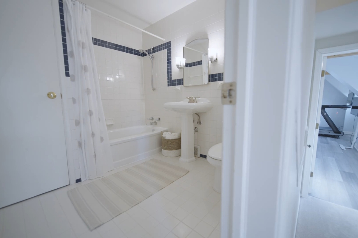 prikaz svetlog kupatila