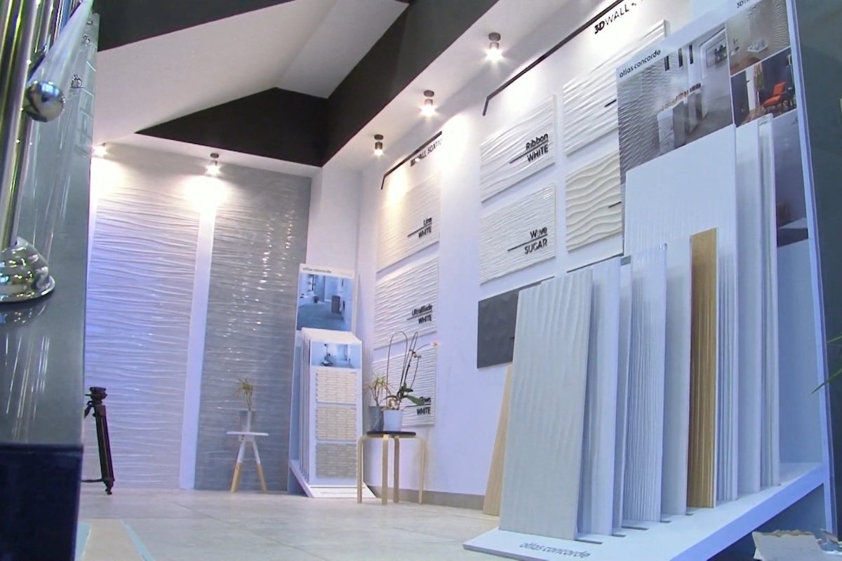 prikaz velikih pločica u prodavnici